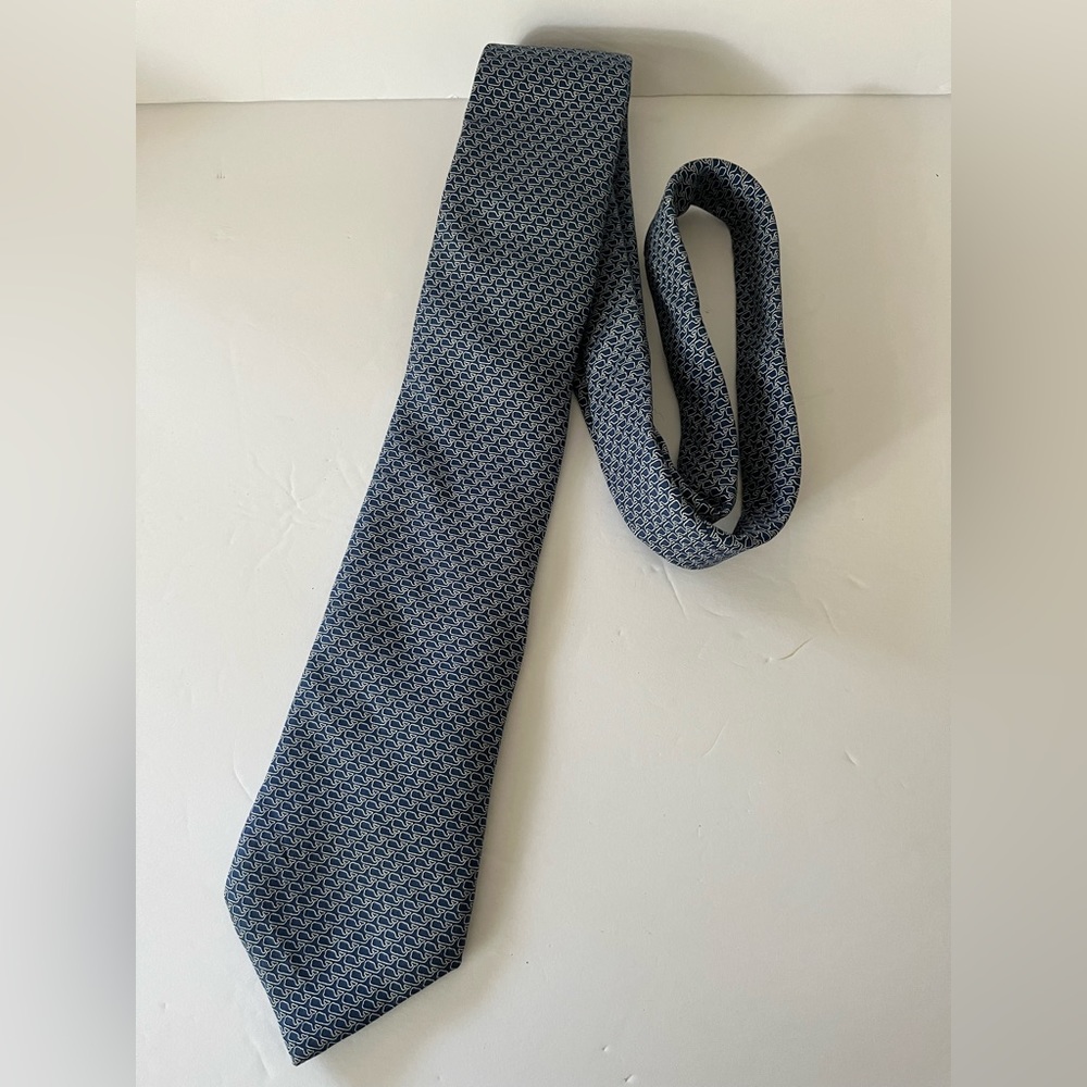 Vineyard Vines “handpicked by Shep & Ian” Whale tie